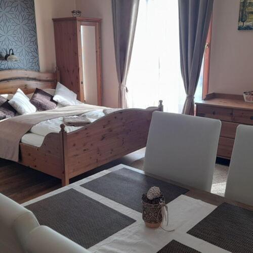 Varkert Premium Apartman in Kastelykert