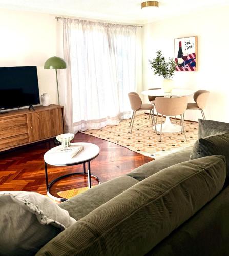 The Lawley Edit, 2 Bed Stylish Retro Townhouse – khách sạn tại Mount Lawley