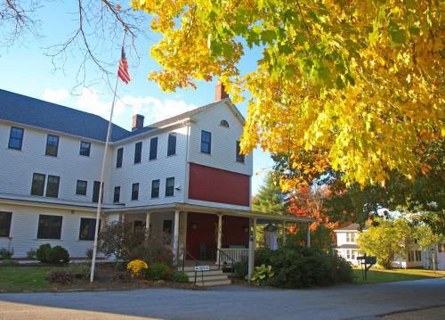 Woodbound Inn - Accommodation - Rindge