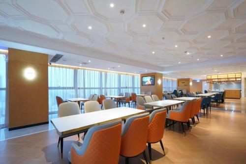 Orange Crystal Hotel Nantong Xinghu 101 Plaza – Nantong, VA