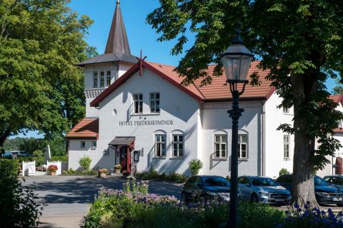 . Hotel Frederiksminde