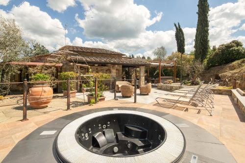  Villa Vepri by Mmega in Cennina