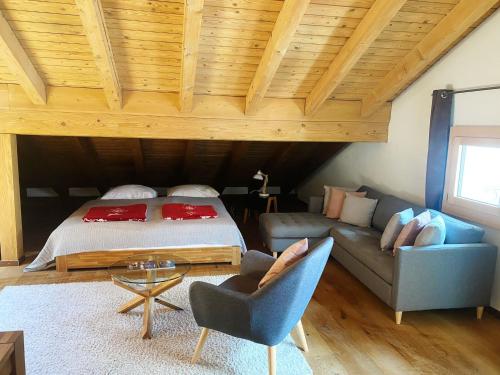 Ferienwohnungen Chesa Arsa by Albana Hotel