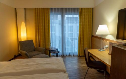 room detail thumbnail 1