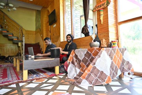 Backpacker's Stop in Jagatsukh
