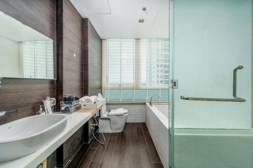 room detail thumbnail 2