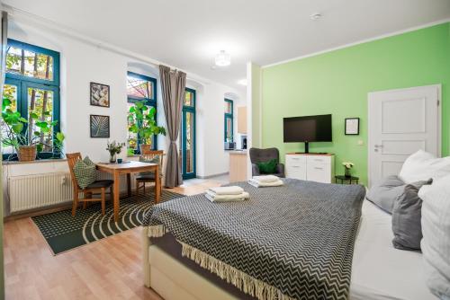 GREENs - ruhige schöne 1RWhg gut gelegen mit Balkon, Drážďany