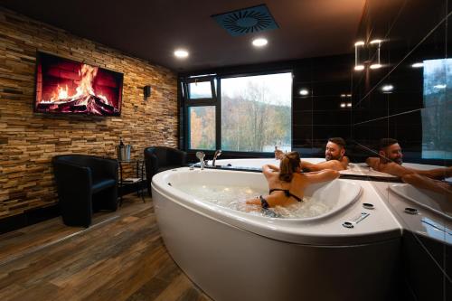 Hot tub, Wellness Hotel Astra in Spindleruv Mlyn
