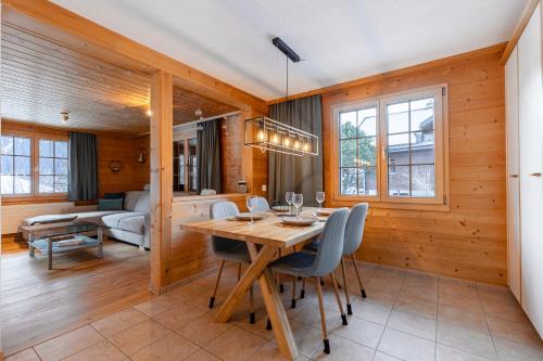 Apartment Chalet Condor - Aare Jungfrau AG – khách sạn tại Trung tâm thành phố Grindelwald