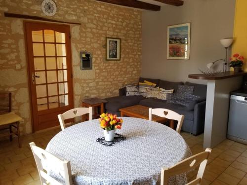 La maison de gatienne gîte à louer Coussay-les-Bois