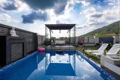 Shreya Blossom Retreat 4-BHK Retreat With Pvt Pool