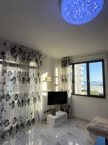 Sea View Apartment - image 4