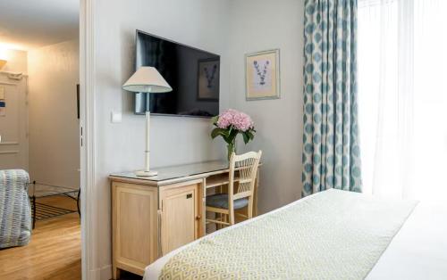 room detail thumbnail 1