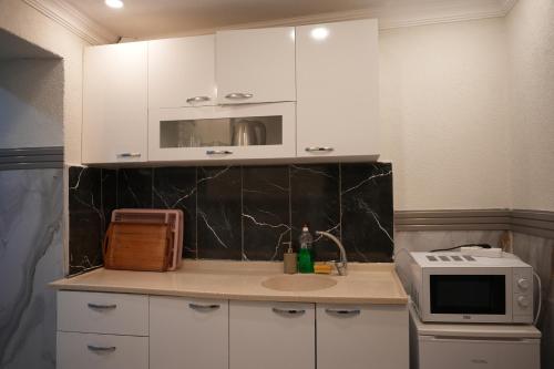 ห้องครัว, bdk โฮเทล (bdk hotel) in สุลต่านอาห์เมต