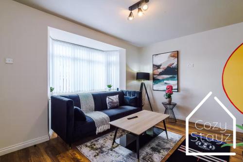 Spacious 3 Bed with Pac-Man, Darts and 2 Parking spaces