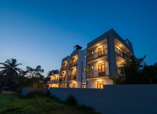 Exterior view, Hotel Dreamliners in Negombo