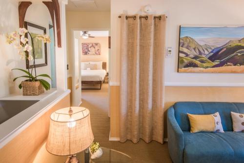 81703485 Harbor House Inn