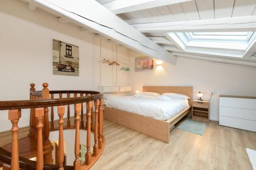 DESENZANO deliziosa suite centrale con AC e WIFI