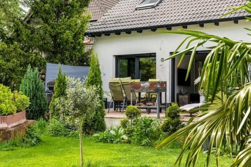 Wunderschöne Terrassenwohnung mit Blick ins Grüne! in Meerbusch, Deutschland