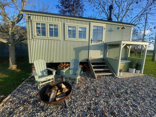 Happy Place Shepherds Hut in Chesterton (Warwickshire)