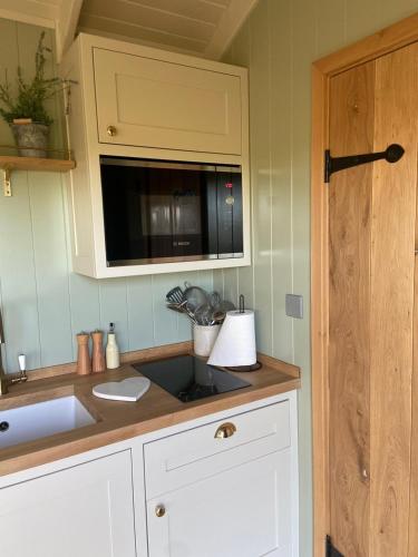 Happy Place Shepherds Hut in Chesterton (Warwickshire)