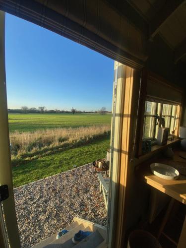 Happy Place Shepherds Hut in Chesterton (Warwickshire)