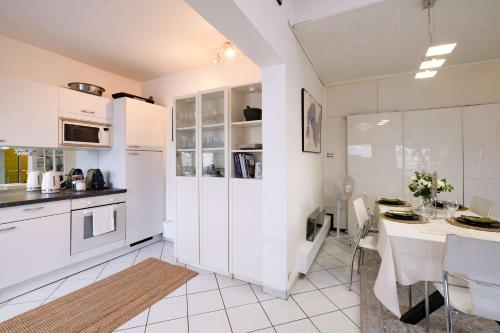 Loft Duplex Terrasse View on Paris - image 13