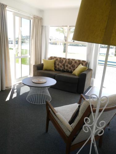 Raglan Palm Beach Motel — Photo 2