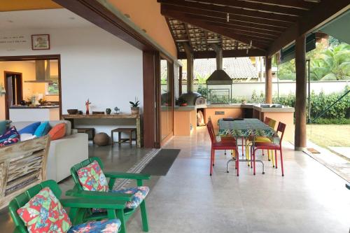 Casa do Sol em Ubatuba - Condomínio Domingas Dias (Casa do Sol em Ubatuba - Condominio Domingas Dias) in Praia do Lazaro