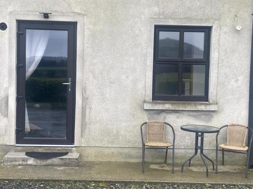 2 Bedroom Workers Apartment in Tyrrellspass