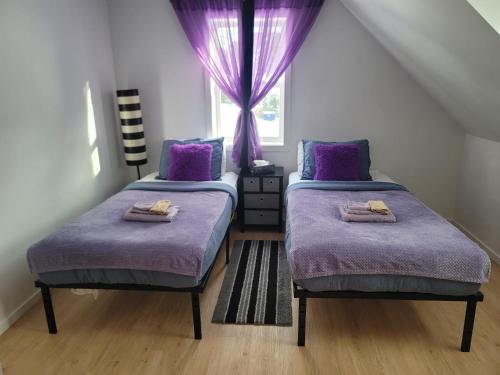 . Cute apartment close to highway