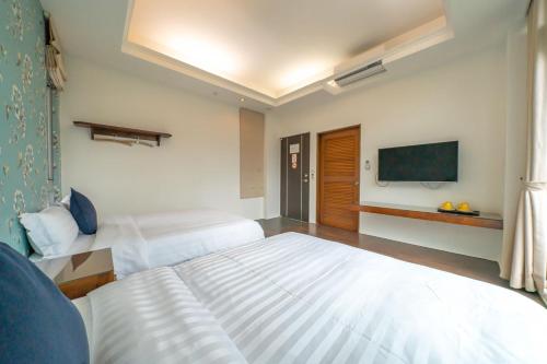 2 double beds