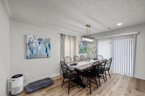 4BR Montrose 2 Artsy Homes Walk to Bars and Downtown in Houston, USA