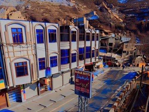 BABAR NEW SWAT HOTEL AND FAMILY APARTMENTs – khách sạn tại Sangota