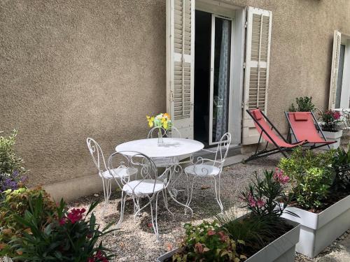 Studio 15m², avec terrasse et place de parking
