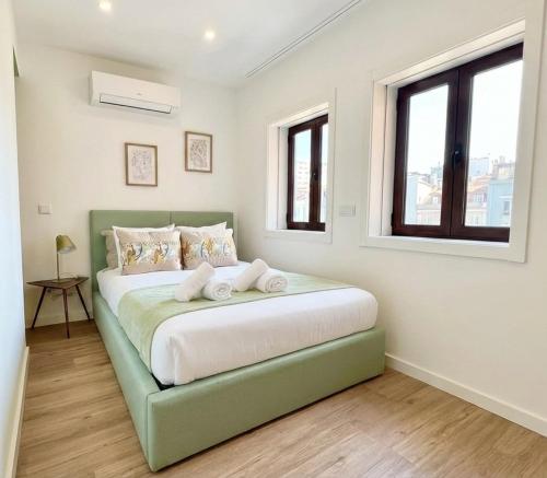 Historic Porto Flat I Balcony & Views by MyMoradia, Porto