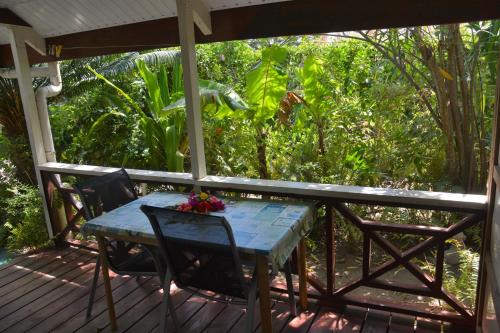 정원, 파레  마히타 (Fare Maheata) in 모레아 아일랜드