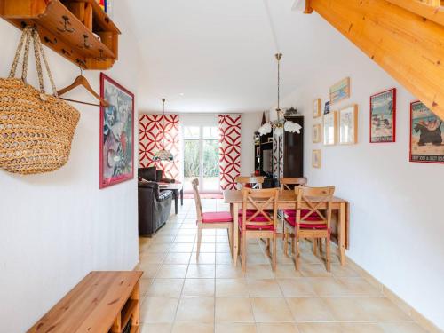 Villa spacieuse avec parking, jardin, animaux admis - FR-1-409-289