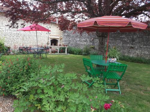 La cornouillère (La cornouillere) in Monts-sur-Guesnes