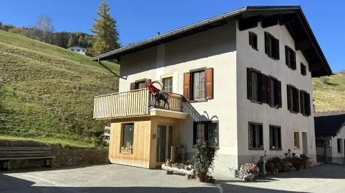 Tgesa communala Mon in Mon, Schweiz