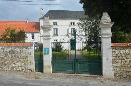 La maisons des tilleuls gîte à louer Thurageau