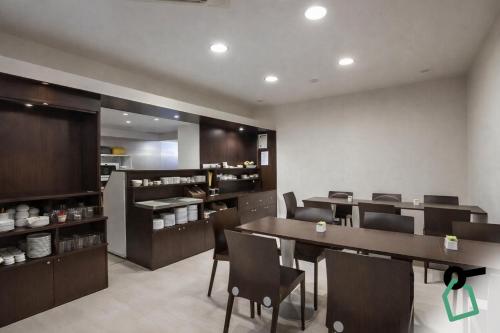 HOTIDAY Room Collection - Oporto – Porto, KY