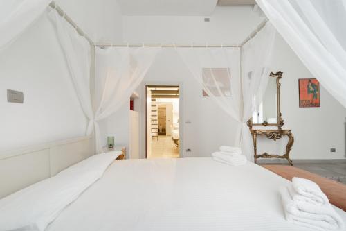 Charming Apartment near M1 Loreto and Iconic Tram 1 to City Center