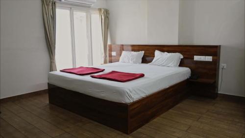 Bed, Rams Inn in Krishnagiri