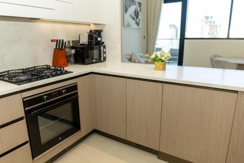 Spacious and Cozy Apartment - Binghatti Phantom 2404 - image 5