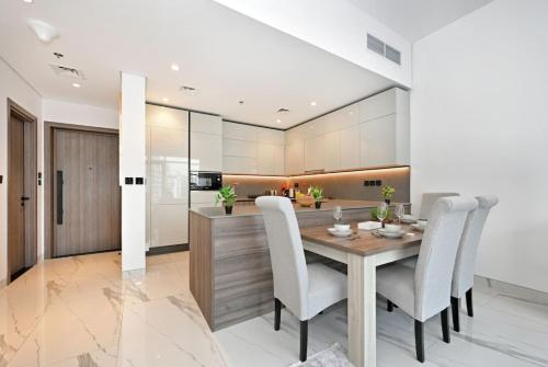 Luxury 1BR at Royal Regency Refined City Living - image 10