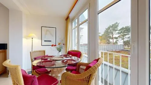 FeWo direkt am Strand mit Südbalkon, Villa Freia 13, Binz in Binz, Deutschland