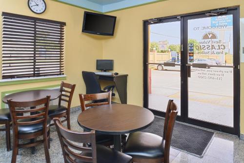 Americas Best Value Inn Downtown Houston - image 6
