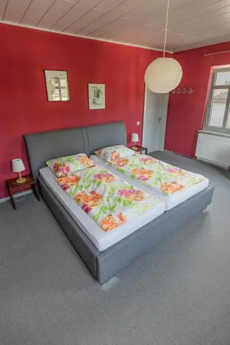 Gemütliches Haus inmitten schöner Natur mit Garten & Parkplatz in Obernhof, Deutschland