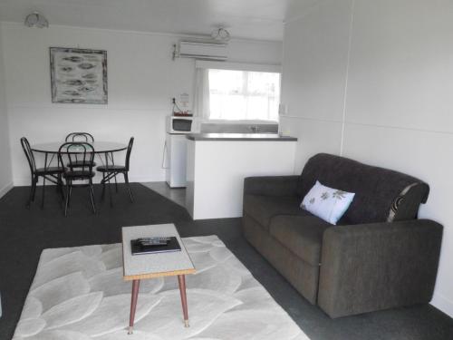 Raglan Palm Beach Motel — Photo 4